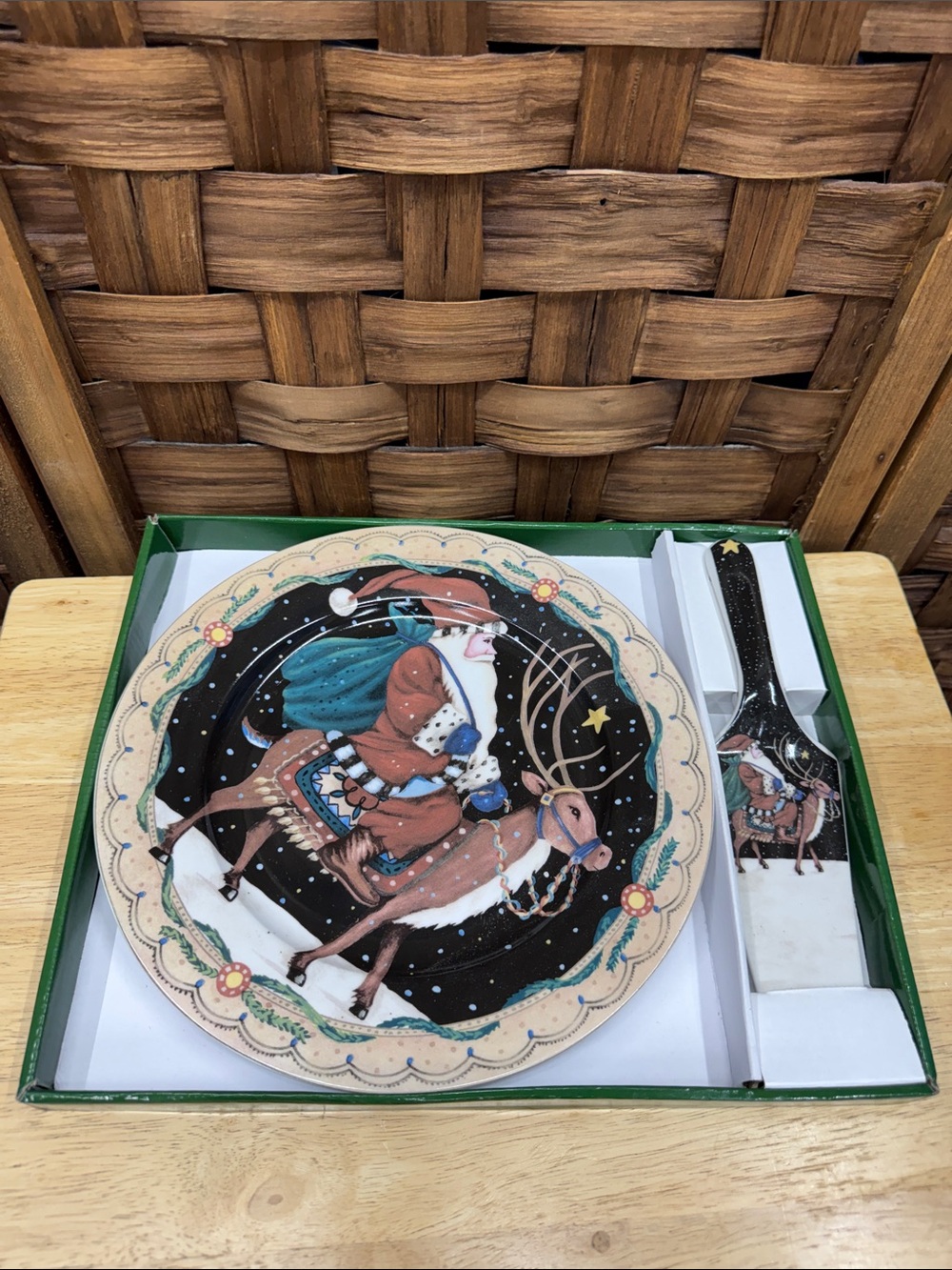 Festive Green Holiday Cake Plate with Server with Santa Motif